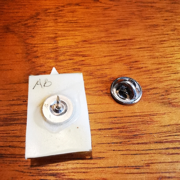 Vintage Artisan Made Glass Metal and Acrylic House Brooch Pin - Picture 5 of 10